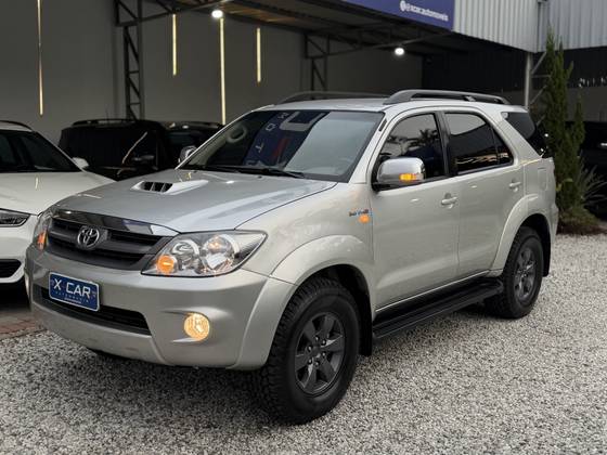 TOYOTA HILUX SW4 3.0 SRV 4X4 16V TURBO INTERCOOLER DIESEL 4P AUTOMÁTICO TOYOTA HILUX SW4 3.0 SRV 4X4 16V TURBO INTERCOOLER DIESEL 4P AUTOMÁTICO